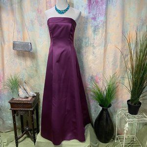 📌 Urban Girl Nites Timeless Bridesmaid - Prom - Ball - Formal Gown